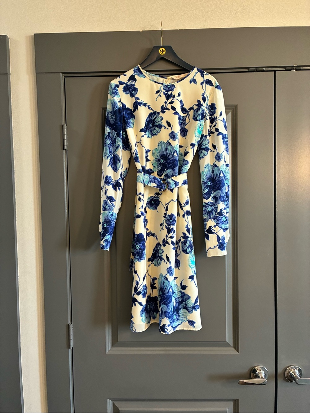 Tory Burch 💯 Silk White Dress with Blue Floral Print and Belt